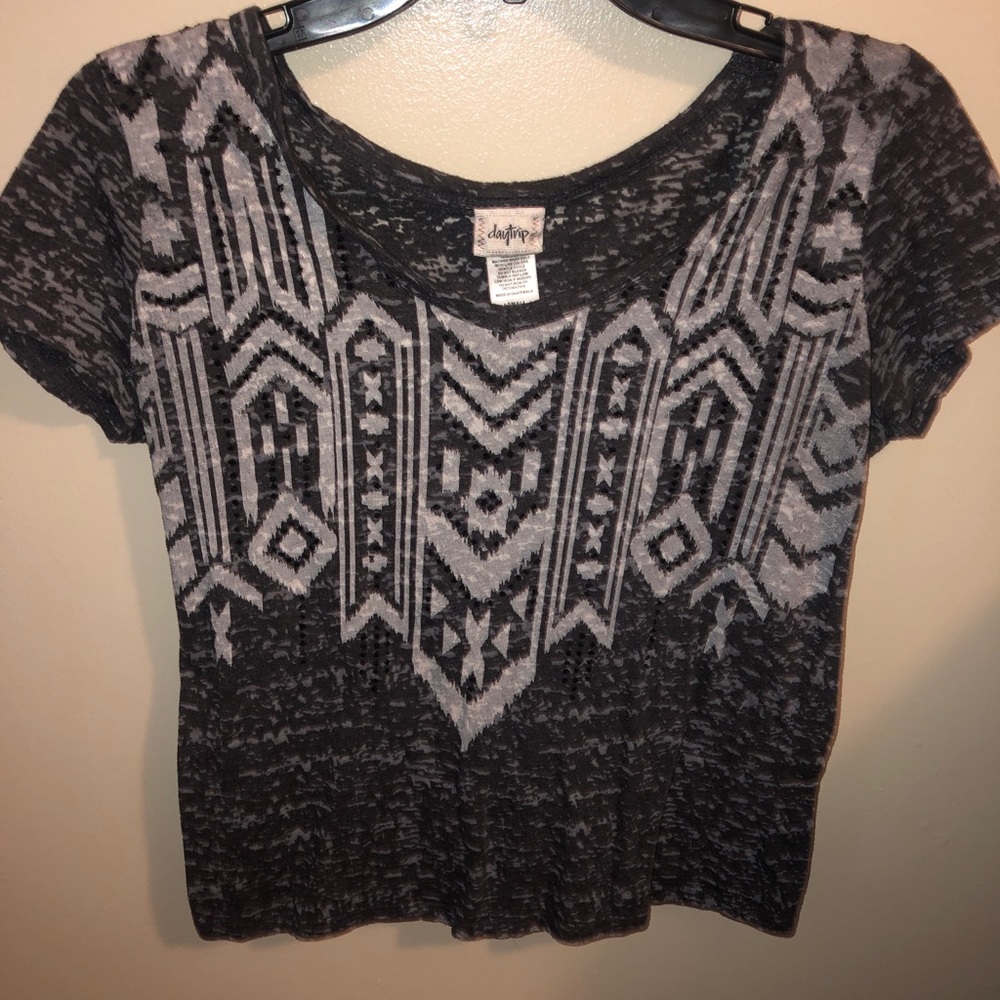 Buckle tshirt